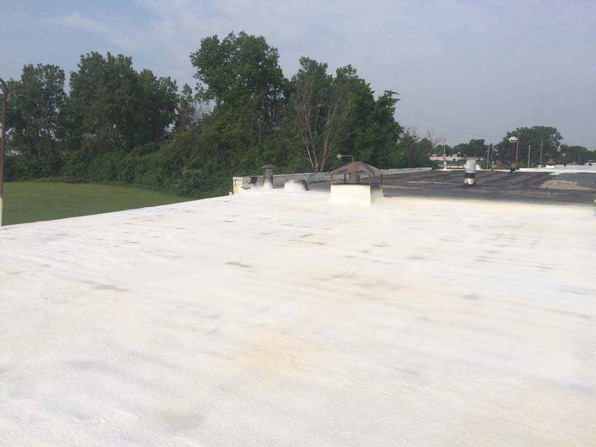 Roofing Spray Foam Contractor Bloomfield Hills - SprayTight Michigan