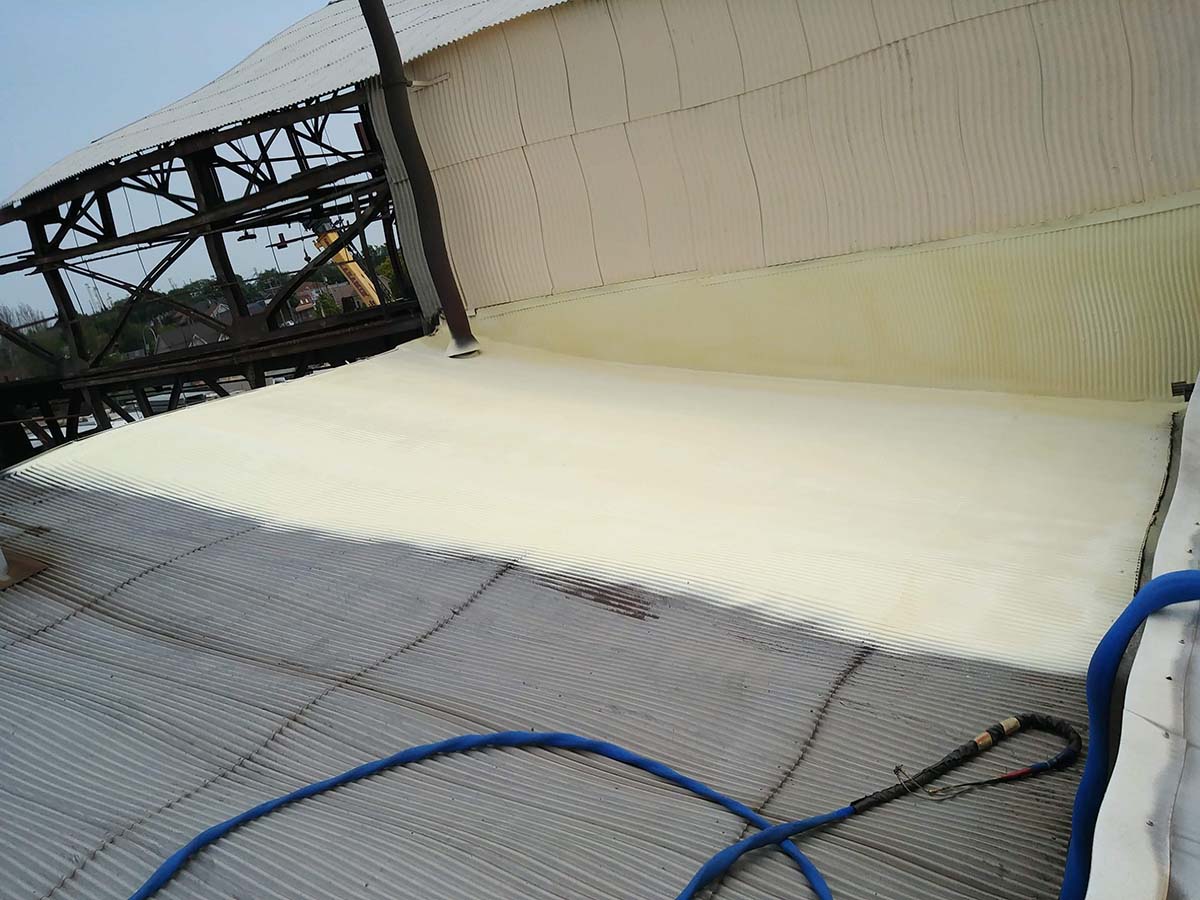 Roofing Spray Foam Contractor Waterford Mi - SprayTight Michigan
